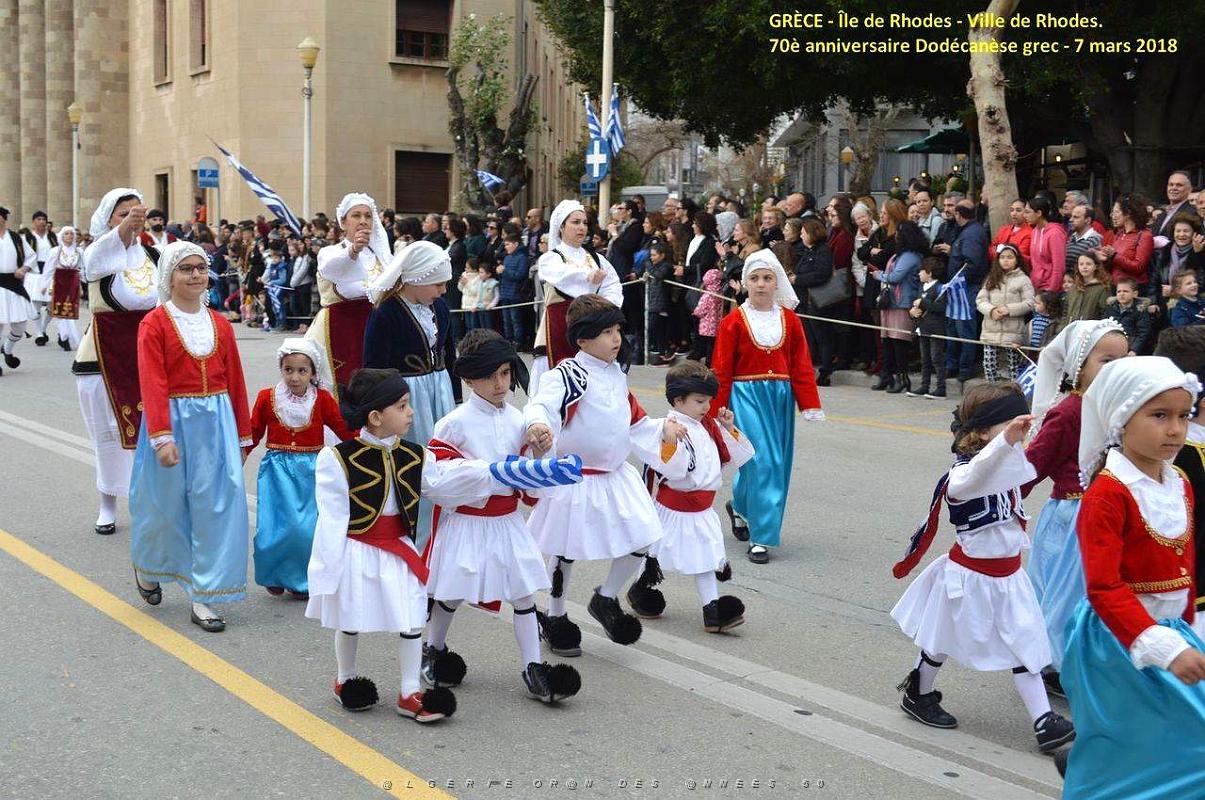 156- Rhodes- Defile Dodecanese grec.JPG